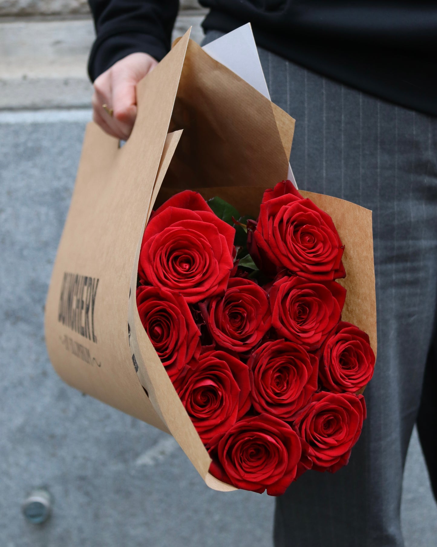 Pre-order Röda rosor 10p